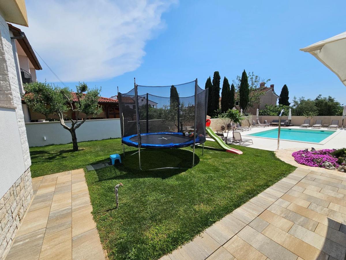 רוביני Apartmani Grzinic מראה חיצוני תמונה
