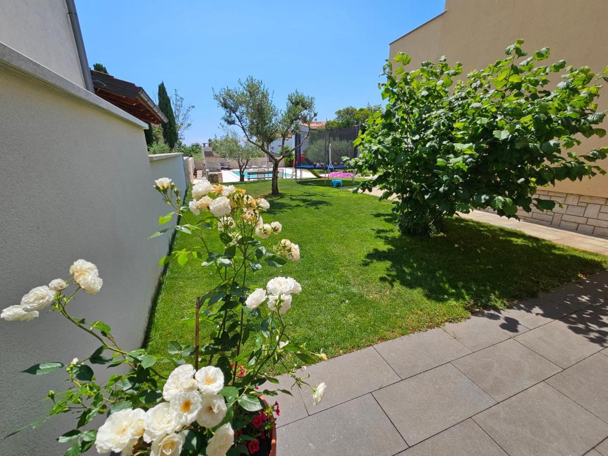 רוביני Apartmani Grzinic מראה חיצוני תמונה