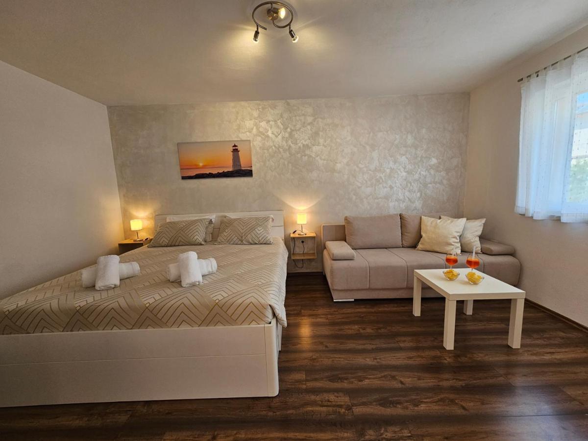 רוביני Apartmani Grzinic מראה חיצוני תמונה
