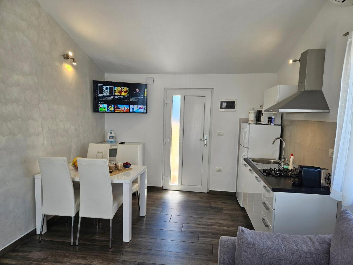 רוביני Apartmani Grzinic מראה חיצוני תמונה