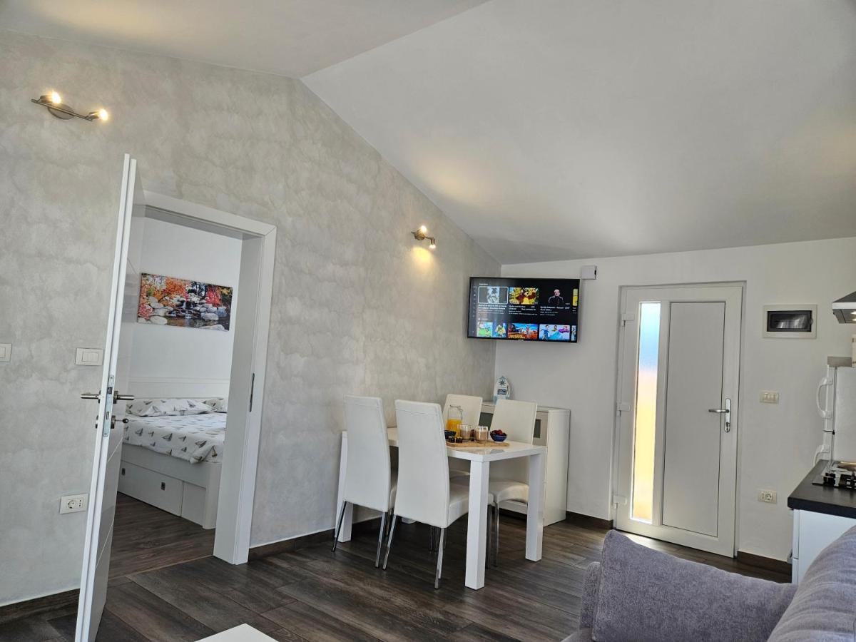 רוביני Apartmani Grzinic מראה חיצוני תמונה