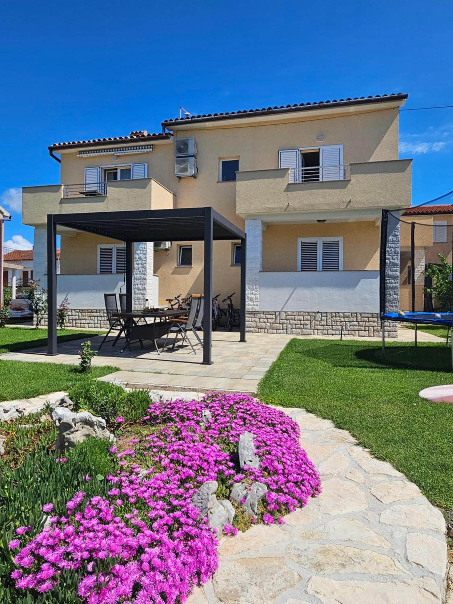 רוביני Apartmani Grzinic מראה חיצוני תמונה
